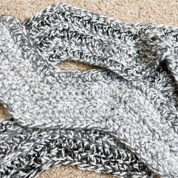 Handmade Zigzag Scarf - Picture 5 of 5